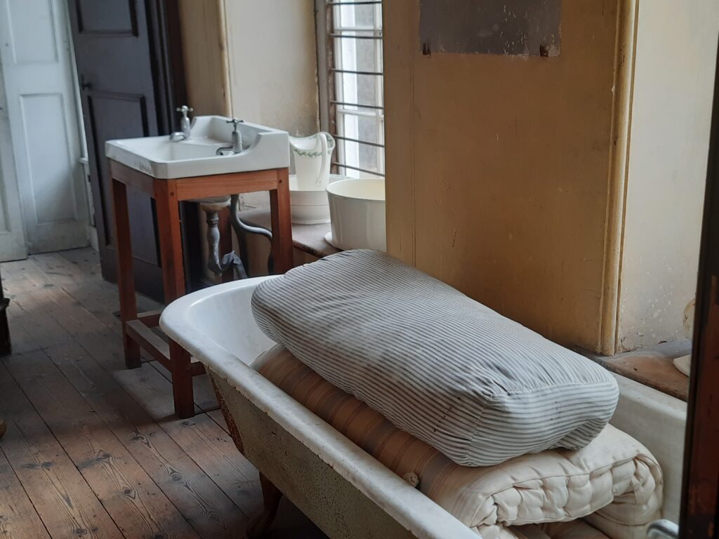 CALKE ABBEY BATHROOM USED IN THE 1ST WORLD WAR BY SOLDIERS BILLETTED THERE